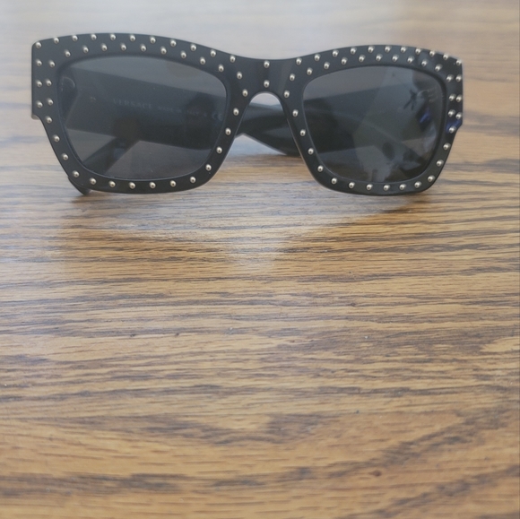 NWT Versace Medusa Black Gold Studded Cat Eye Small Medium Sunglasses - Picture 3 of 14